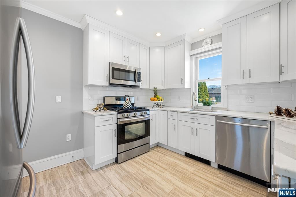 property viewer photo 9