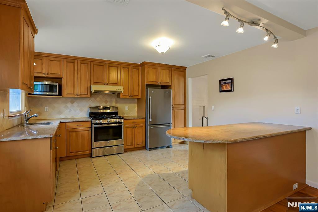 property viewer photo 15