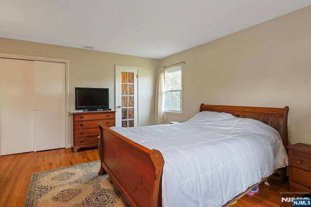property viewer photo 20