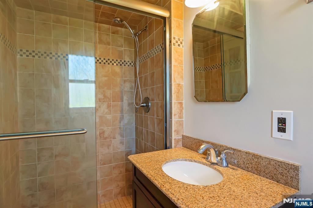 property viewer photo 22