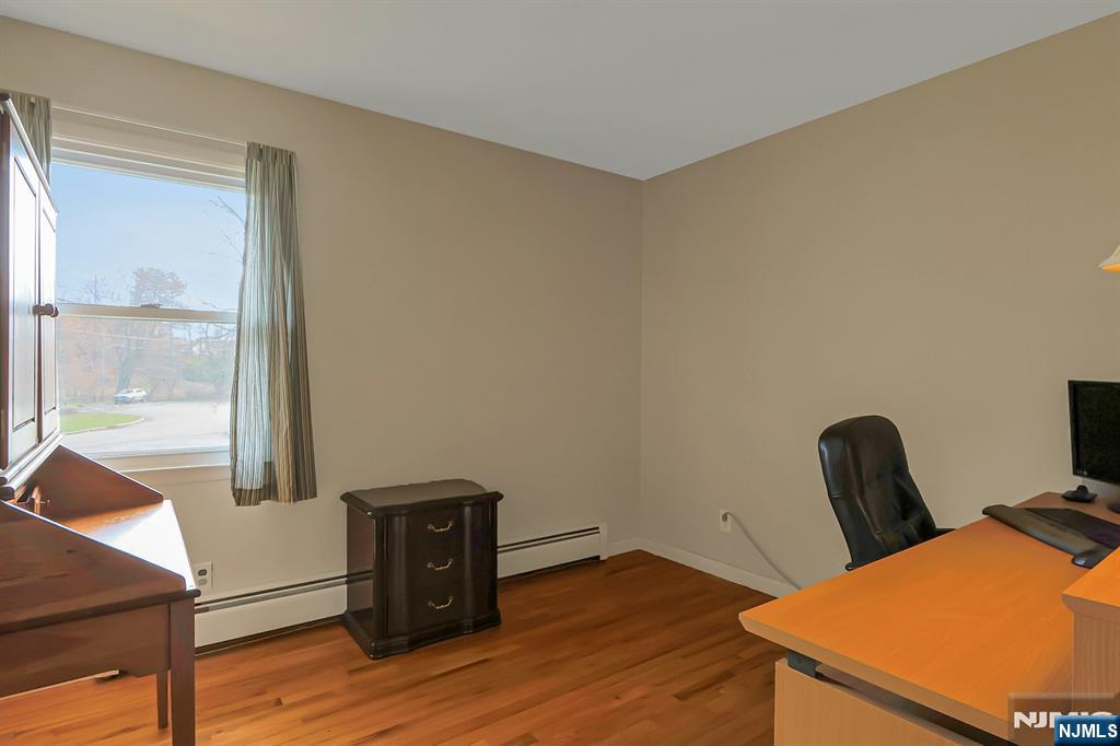 property viewer photo 25