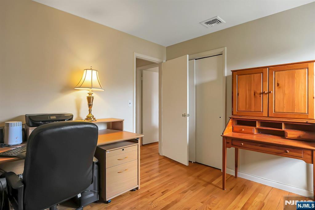 property viewer photo 26