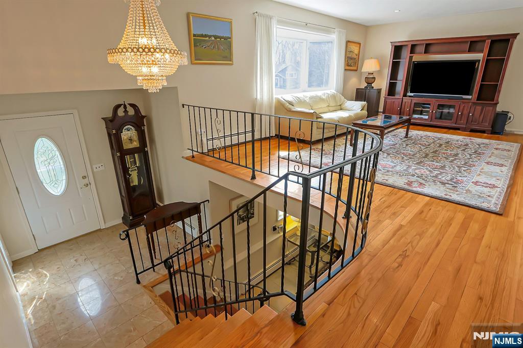 property viewer photo 4