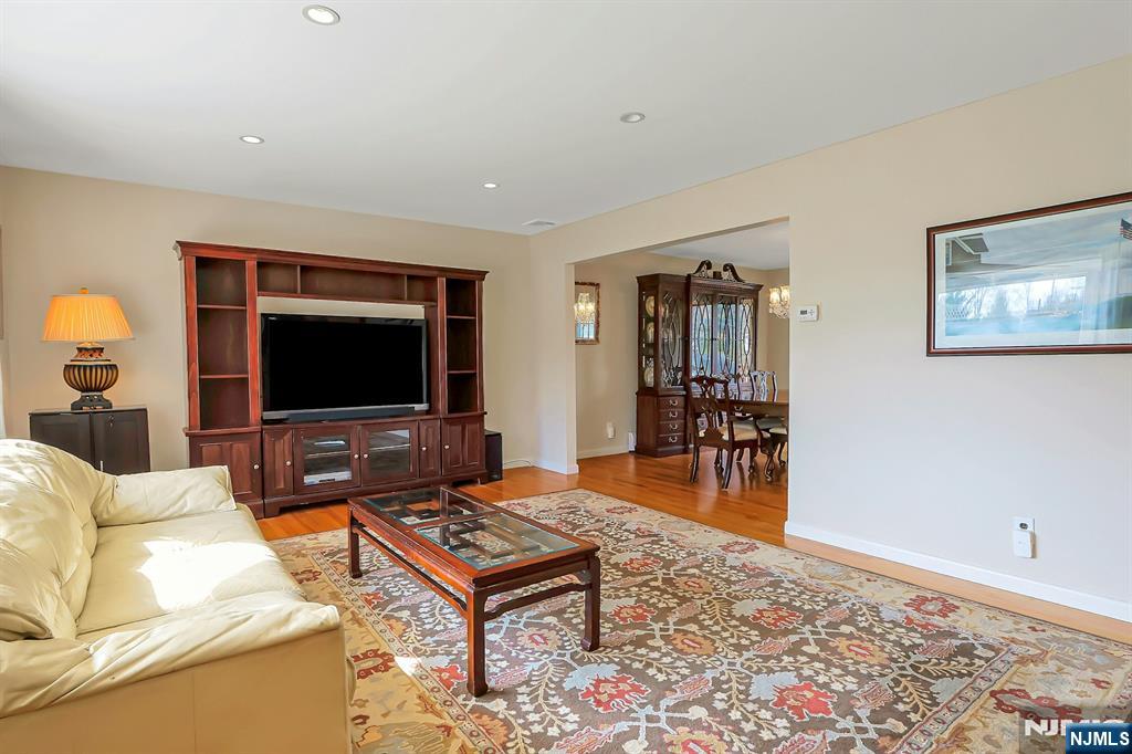 property viewer photo 5