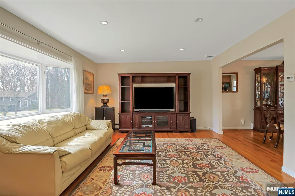 property viewer photo 6