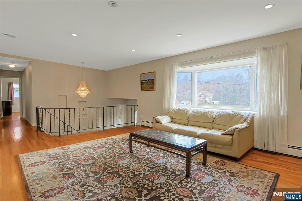 property viewer photo 8