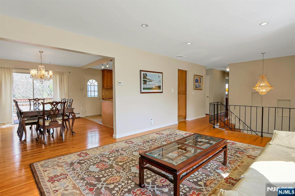 property viewer photo 9