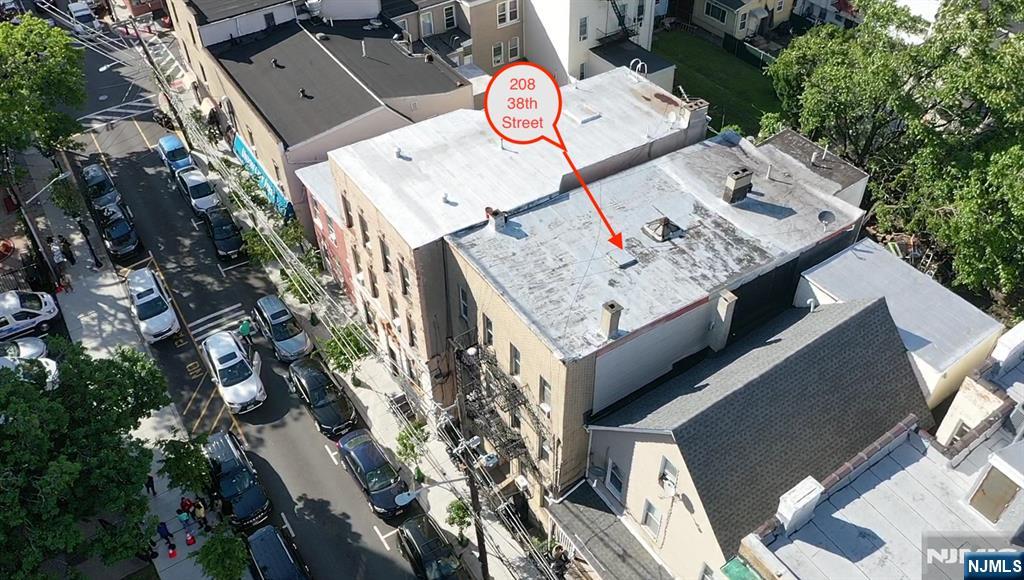 main property photo 11
