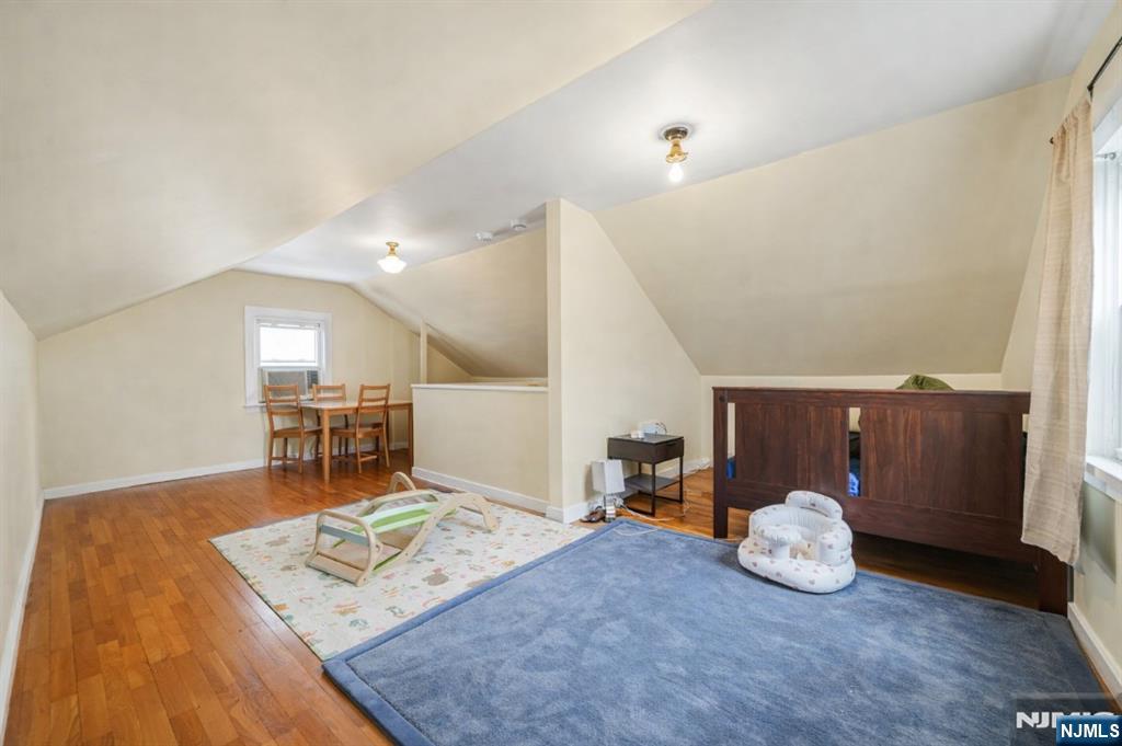 property viewer photo 3
