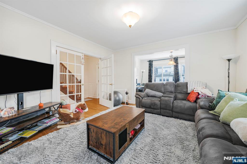property viewer photo 7
