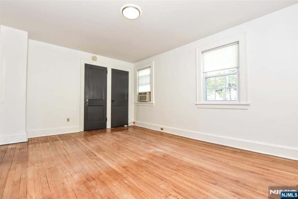 property viewer photo 9