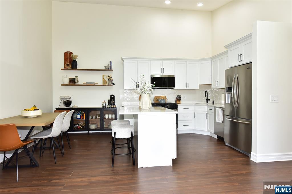property viewer photo 1