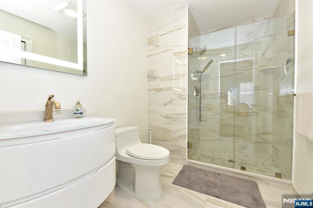 property viewer photo 10