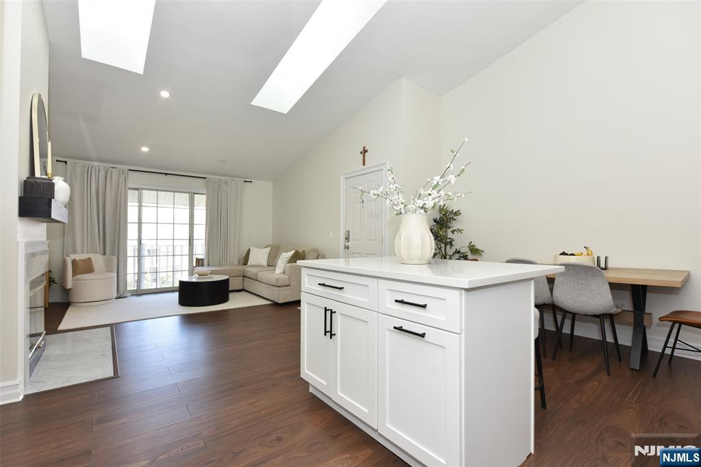property viewer photo 2