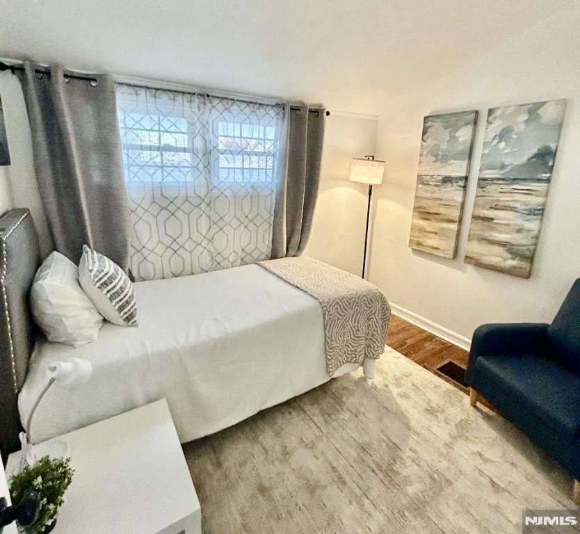 property viewer photo 9