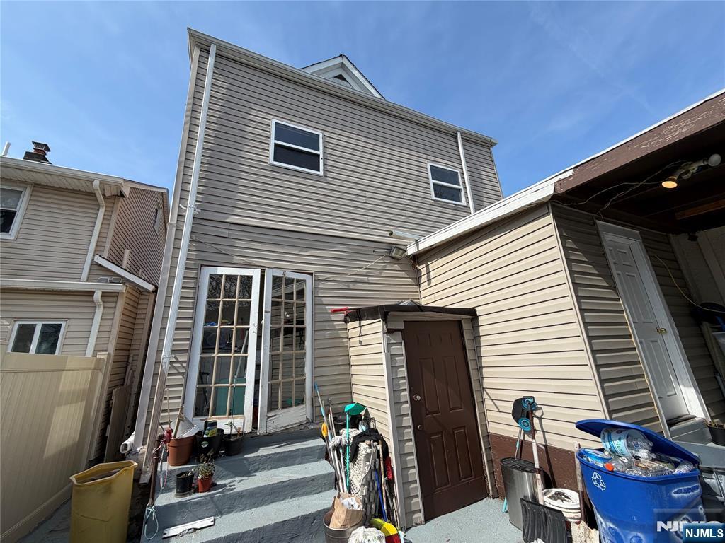 main property photo 28