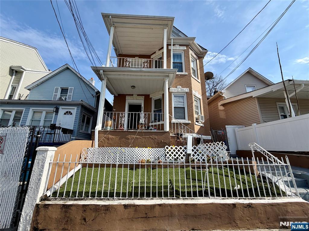 main property photo 29