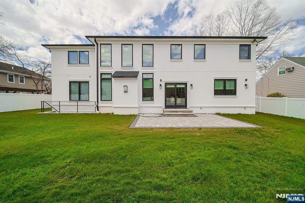 main property photo 49