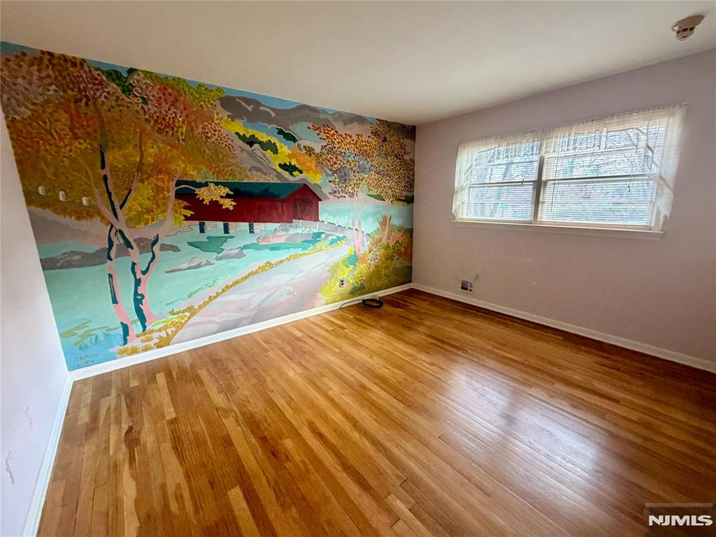property viewer photo 3