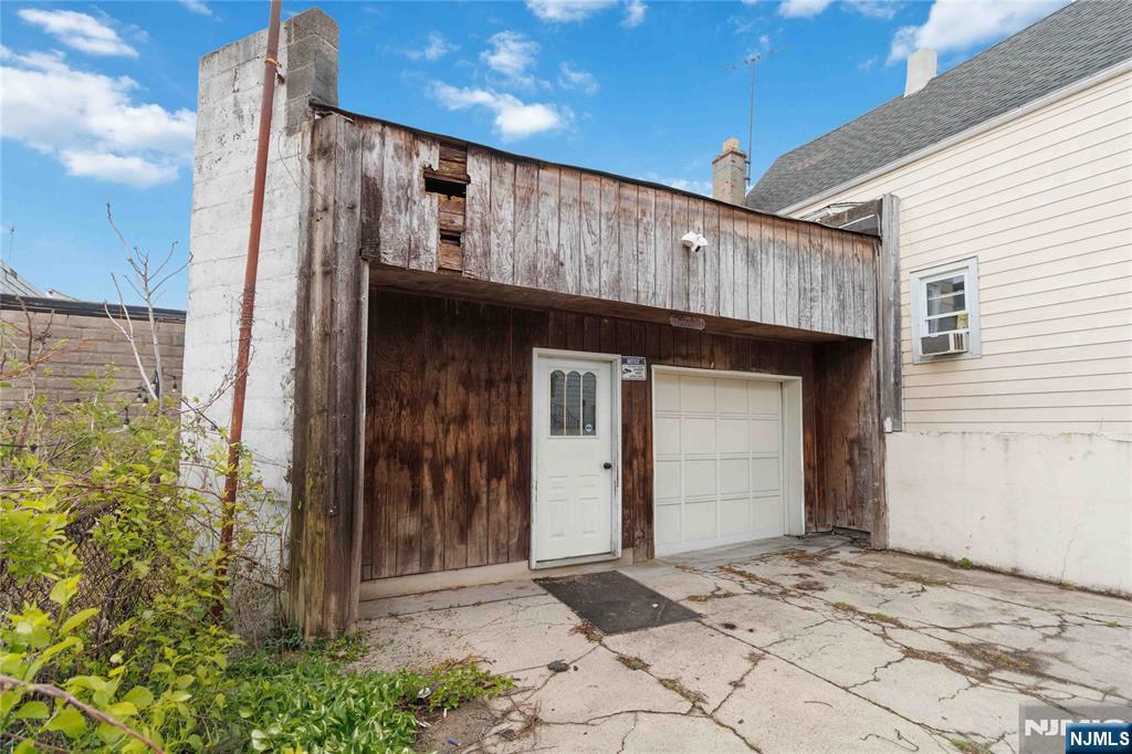 main property photo 20