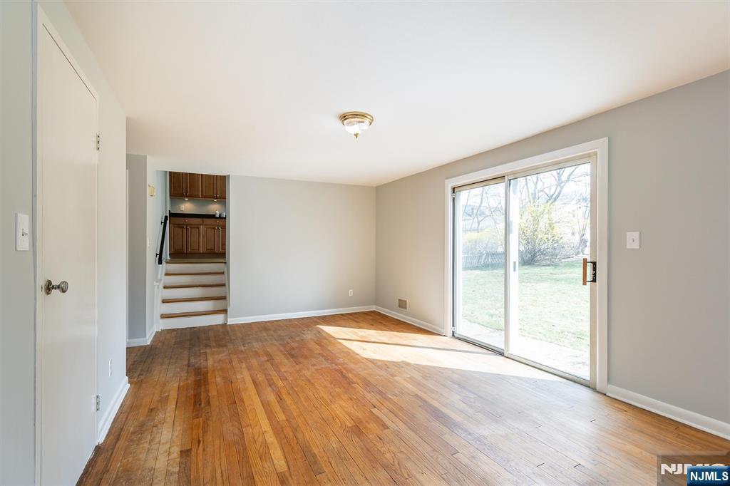 property viewer photo 14