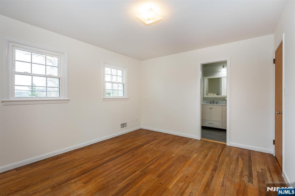 property viewer photo 17