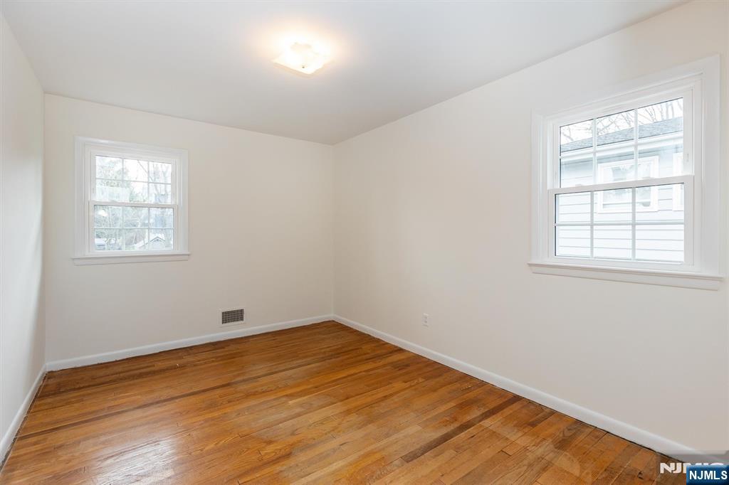 property viewer photo 19