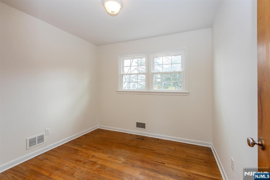property viewer photo 20