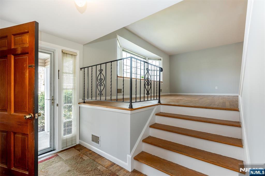 property viewer photo 3