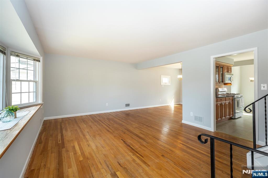 property viewer photo 5
