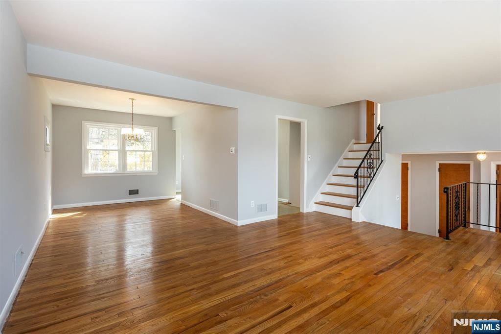 property viewer photo 7