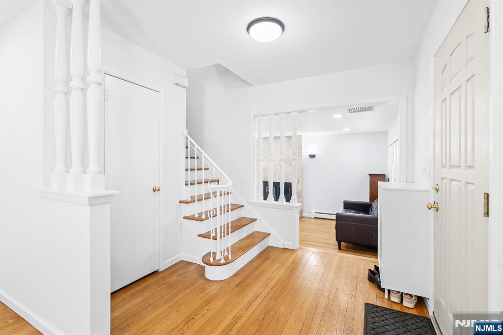 property viewer photo 11
