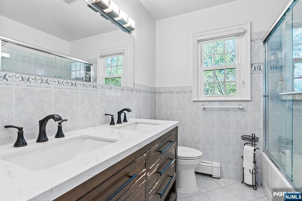 property viewer photo 13