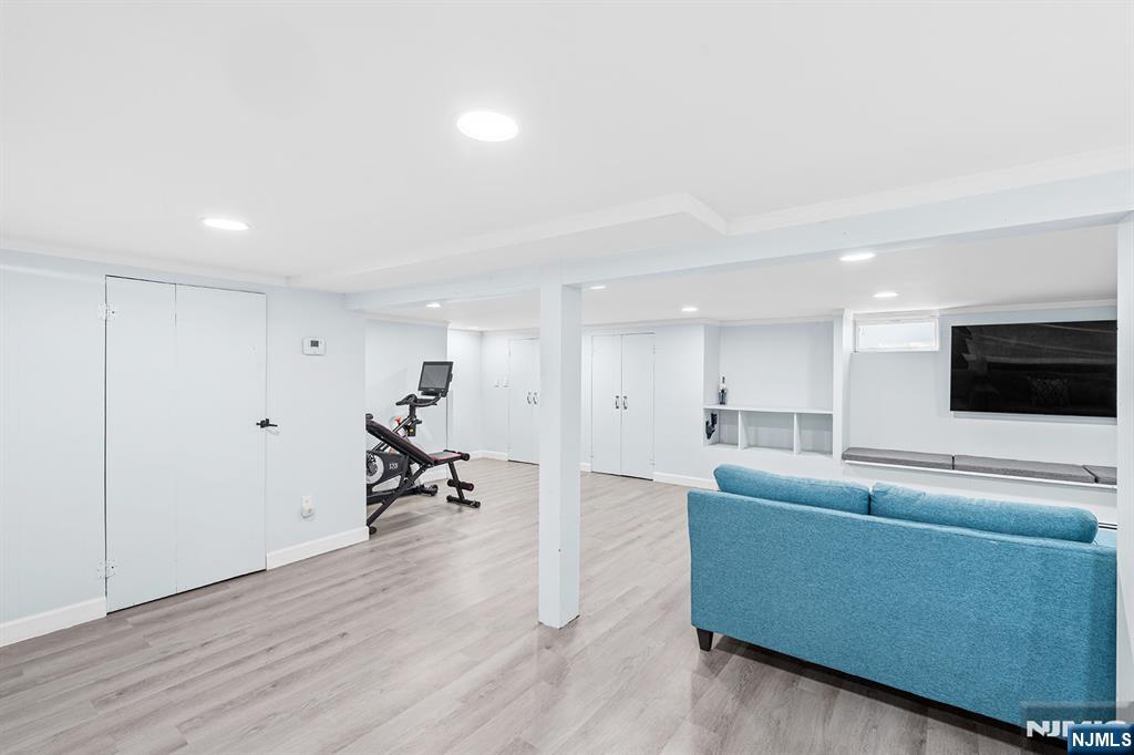 property viewer photo 22