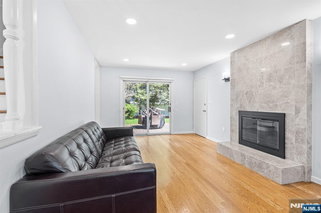 property viewer photo 3