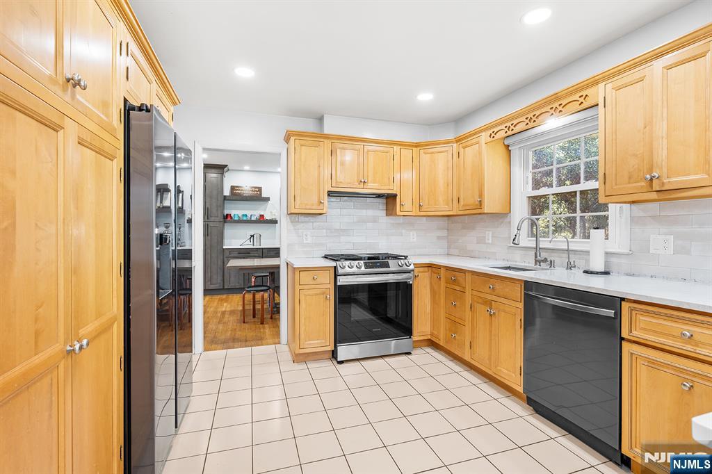 property viewer photo 9