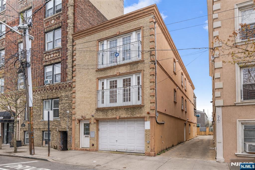 main property photo 26
