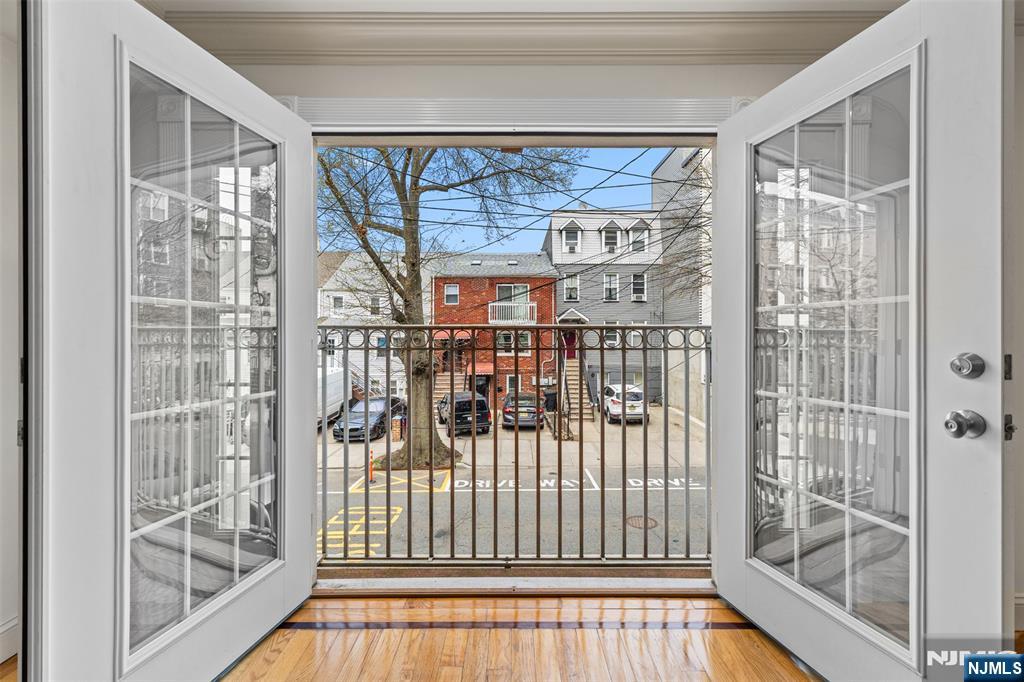 main property photo 4