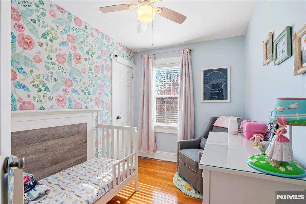 property viewer photo 14