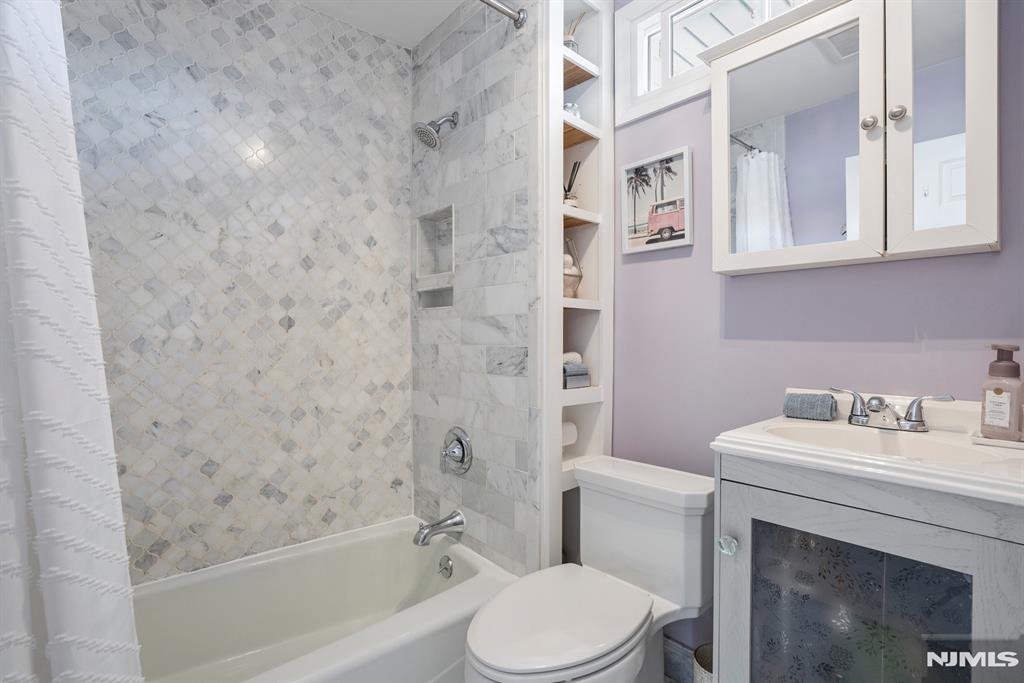 property viewer photo 15