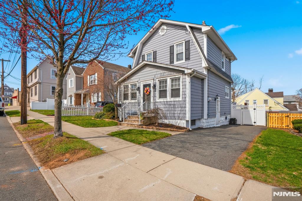 property viewer photo 2