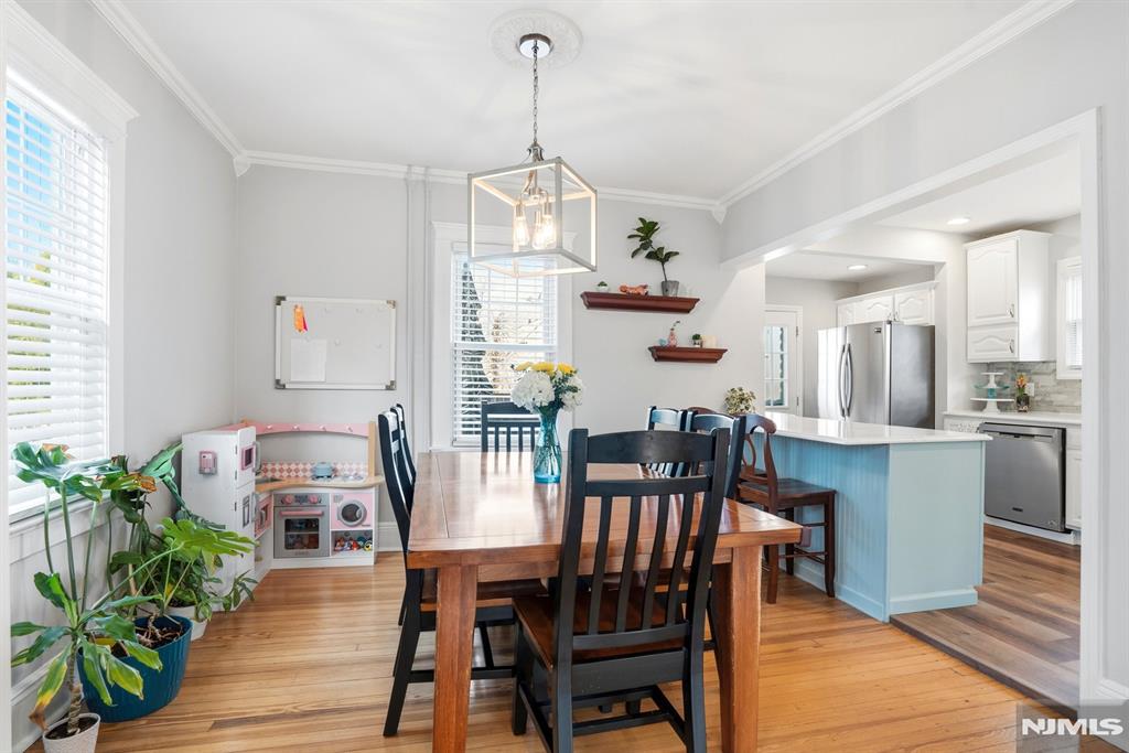 property viewer photo 6