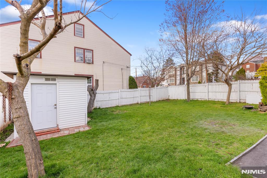 main property photo 22