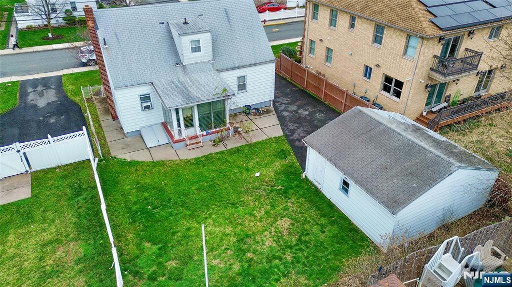 main property photo 12