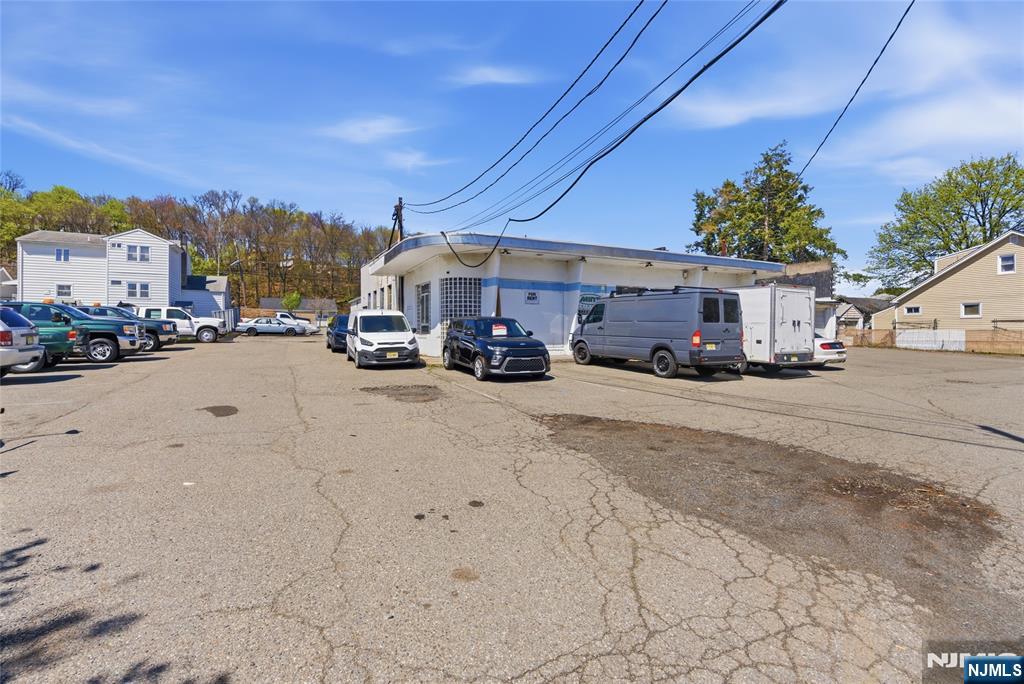 main property photo 32
