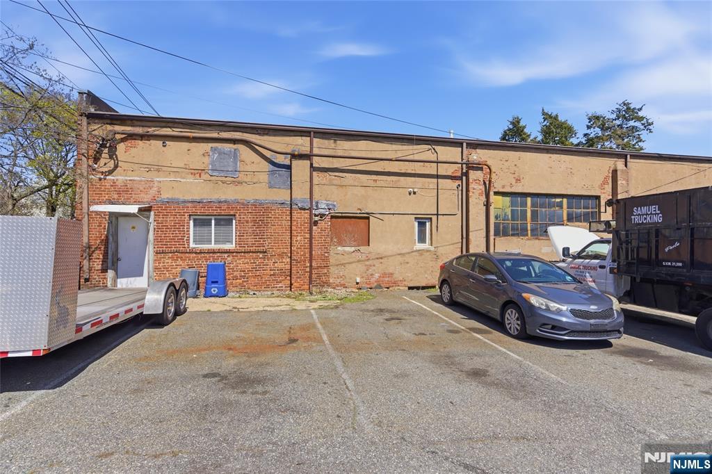 main property photo 5