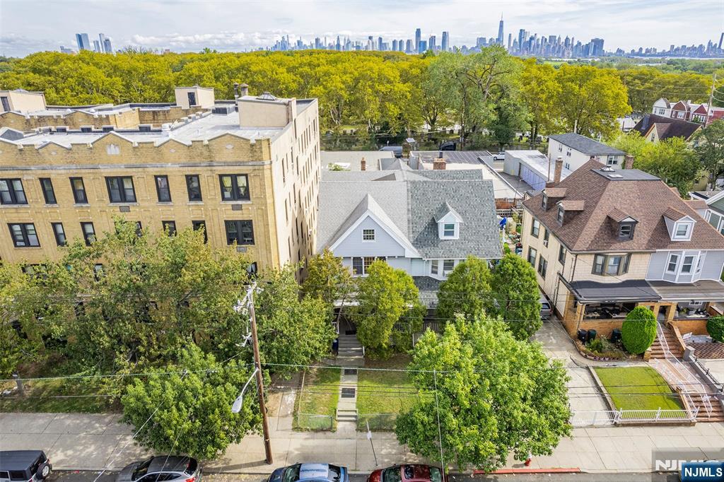 main property photo 4