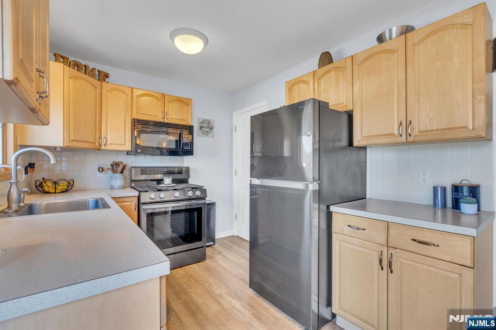 property viewer photo 10