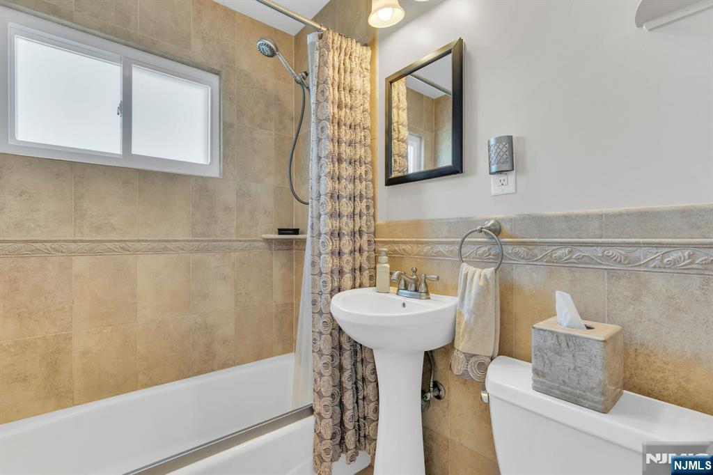 property viewer photo 15