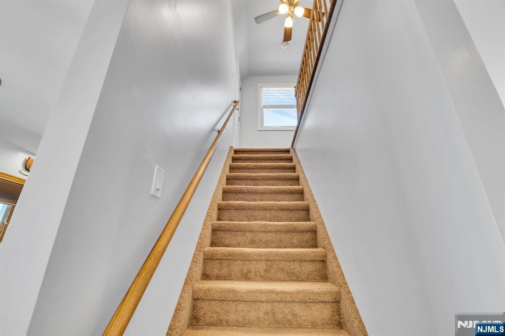 property viewer photo 16